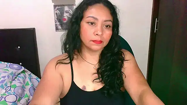 zaray bella online show from April 18, 10:32 pm