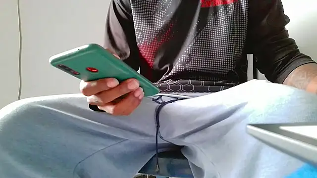 Snapshot of Alphadavid_23 chatting on July 18, 7:00 pm Alphadavid 23 online show from July 18, 7:00 pm