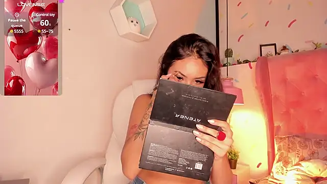 Snapshot of Giovanna_oliveira chatting on February 20, 4:28 am Giovanna oliveira online show from February 20, 4:28 am
