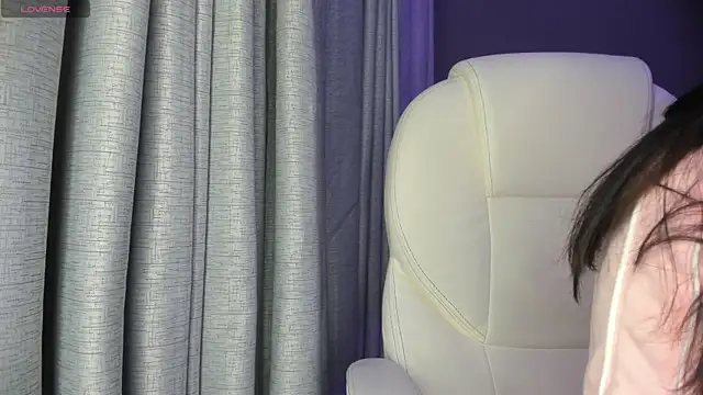 Snapshot of Giovanna_oliveira chatting on October 10, 5:30 am Giovanna oliveira online show from October 10, 5:30 am