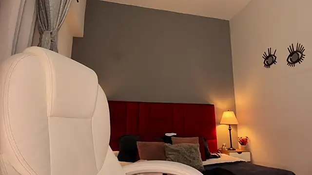 Snapshot of Giovanna_oliveira chatting on October 27, 5:52 am Giovanna oliveira online show from October 27, 5:52 am