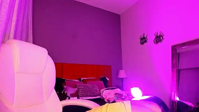 Snapshot of Giovanna_oliveira chatting on November 25, 5:52 am Giovanna oliveira online show from November 25, 5:52 am