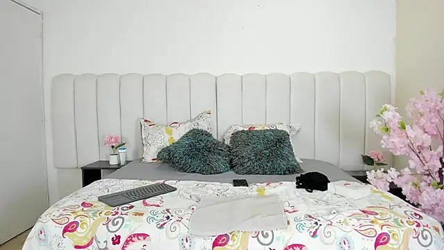 lyzzi smith01 online show from November 8, 6:44 pm