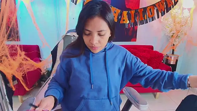 Snapshot of Rousse_land chatting on October 31, 12:46 pm Rousse land online show from October 31, 12:46 pm