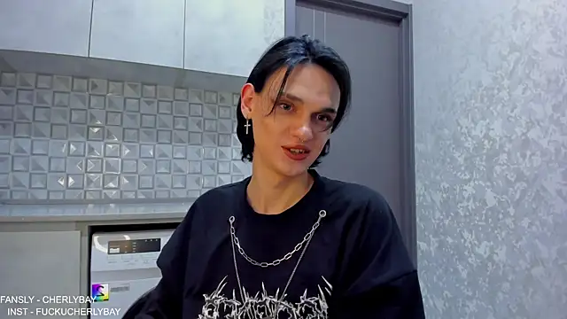 Snapshot of CHERLYBAY chatting on December 1, 8:53 pm CHERLYBAY online show from December 1, 8:53 pm