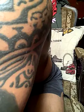 moody1996- online show from October 17, 7:22 am