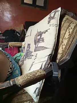 moody1996- online show from October 13, 9:44 am