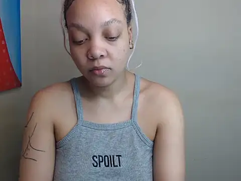 Snapshot of HAZELNUT_EYE chatting on January 31, 9:27 am HAZELNUT EYE online show from January 31, 9:27 am