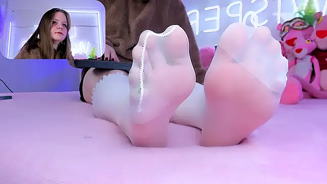 Snapshot of footfetish_baby chatting on January 24, 4:28 pm footfetish baby online show from January 24, 4:28 pm