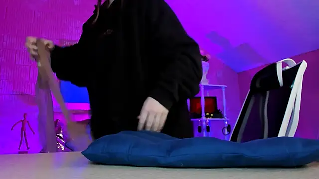 Snapshot of footfetish_baby chatting on December 4, 12:48 pm footfetish baby online show from December 4, 12:48 pm