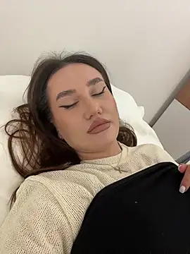 freyacherie online show from November 11, 12:33 pm