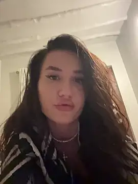 freyacherie online show from December 4, 6:07 pm