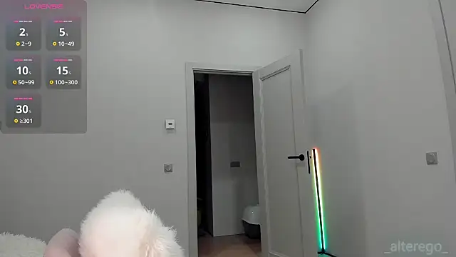  cometoseeme  online show from March 8, 5:16 pm