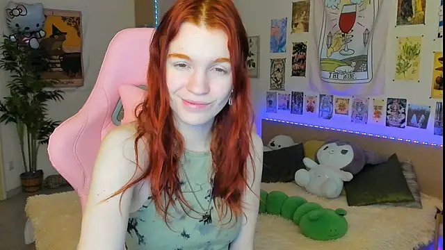 Snapshot of Sunny_Elly chatting on February 9, 8:32 am Sunny Elly online show from February 9, 8:32 am