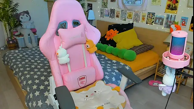 Sunny Elly online show from June 7, 8:41 am