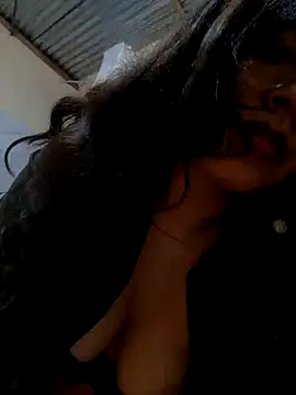 Snapshot of MishuColfer chatting on October 29, 5:39 am MishuColfer online show from October 29, 5:39 am