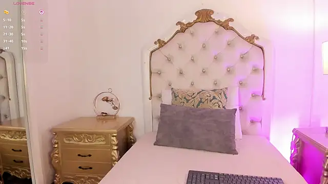 Victoria vallejo  online show from March 31, 11:34 am