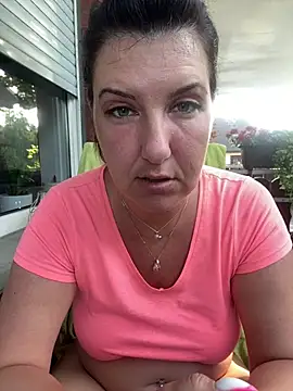 Snapshot of NatiLove35 chatting on June 27, 5:57 am NatiLove35 online show from June 27, 5:57 am