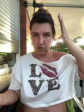 Snapshot of NatiLove35 chatting on July 1, 5:19 am NatiLove35 online show from July 1, 5:19 am