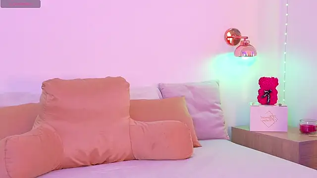 Alexa Miss online show from March 16, 8:10 pm