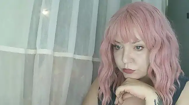 Amelia Alvarez online show from January 9, 5:00 pm