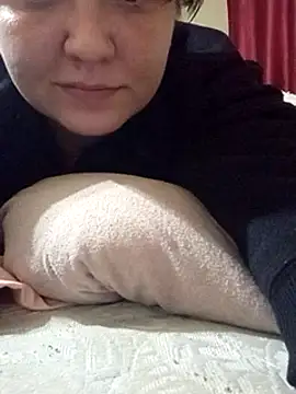 Amelia Alvarez online show from January 5, 4:06 pm