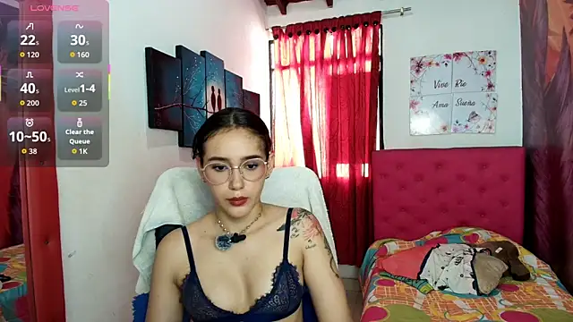 miley blue  online show from February 13, 7:14 pm