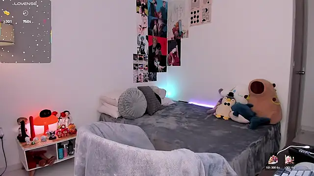 Snapshot of angel_bless19 chatting on December 3, 8:52 pm angel bless19 online show from December 3, 8:52 pm