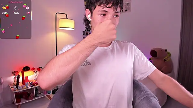 Snapshot of angel_bless19 chatting on November 14, 10:24 pm angel bless19 online show from November 14, 10:24 pm