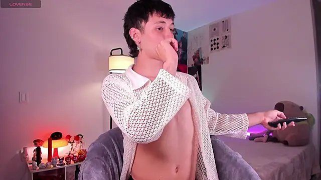 Snapshot of angel_bless19 chatting on November 3, 10:24 pm angel bless19 online show from November 3, 10:24 pm