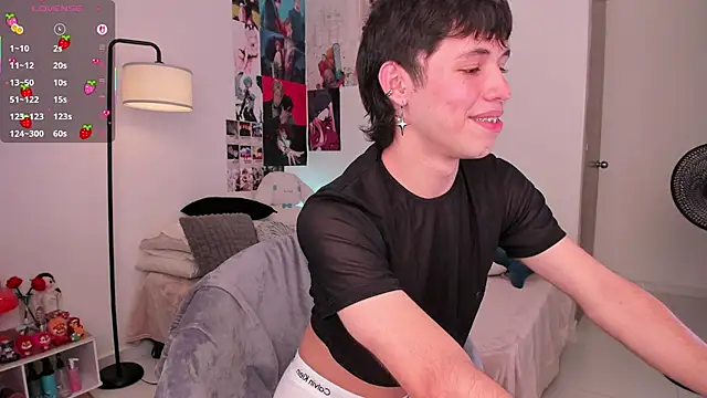 Snapshot of angel_bless19 chatting on November 10, 9:09 pm angel bless19 online show from November 10, 9:09 pm