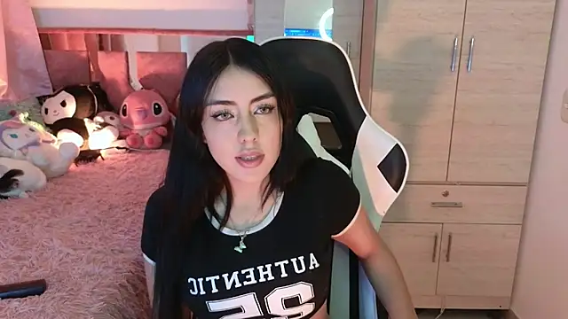 Snapshot of Angel_lusst chatting on December 23, 5:06 am Angel lusst online show from December 23, 5:06 am