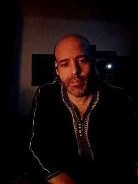 Snapshot of medioarabemediogypsi chatting on March 14, 12:38 am medioarabemediogypsi online show from March 14, 12:38 am