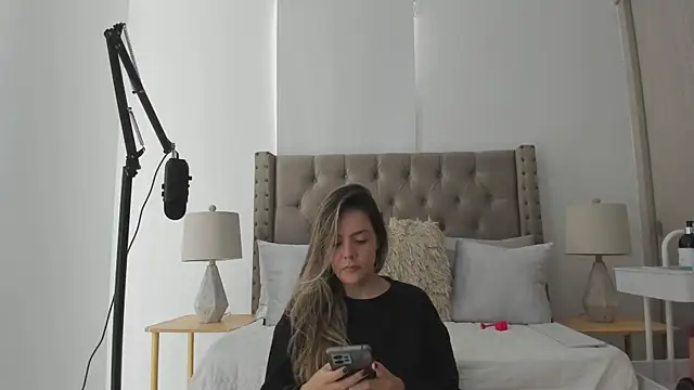 atenea erotic online show from November 13, 8:02 pm