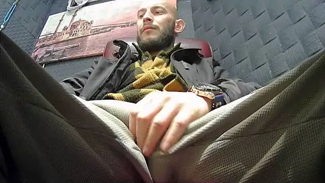 hardbigcock16 online show from January 16, 6:28 am