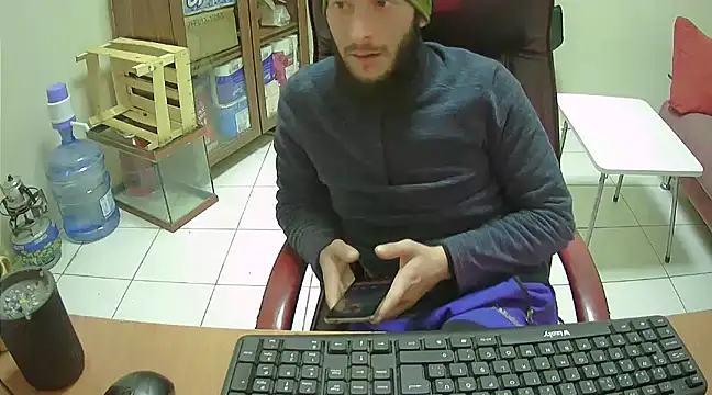 hardbigcock16 online show from February 6, 9:11 am