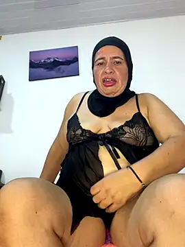 Naughty mommy online show from September 22, 8:15 pm