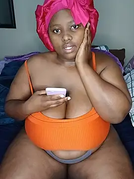 queenxdede online show from May 15, 4:05 pm