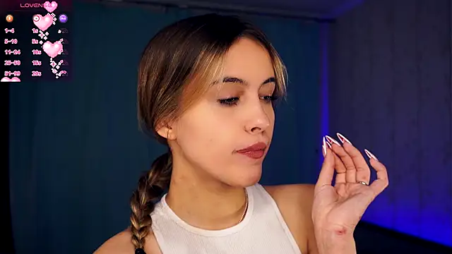 FannyHewson online show from November 4, 7:50 pm