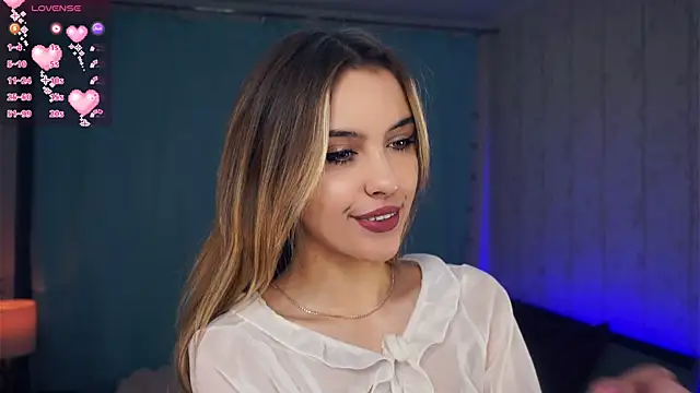 FannyHewson online show from November 16, 8:02 pm