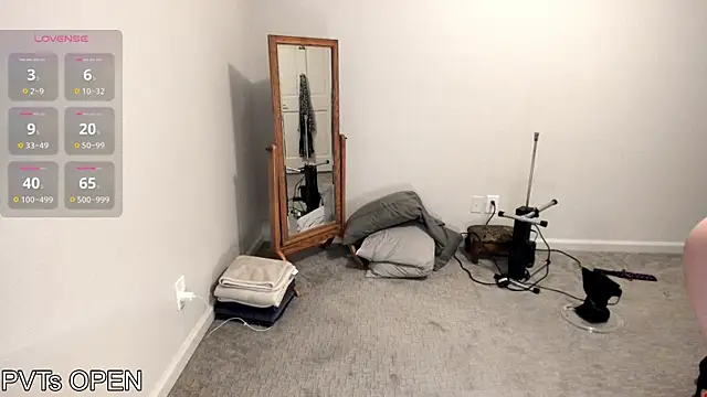 Peaches N Kreme online show from November 4, 2:59 am