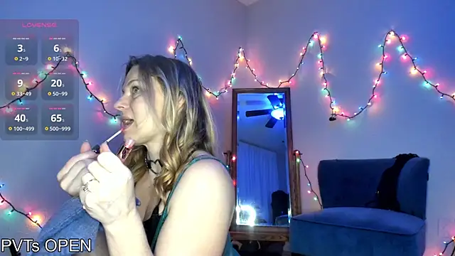 Peaches N Kreme online show from December 4, 2:54 am