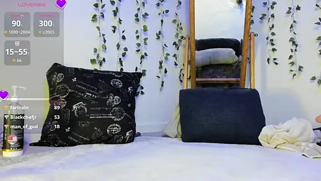 Peaches N Kreme online show from March 21, 4:57 am