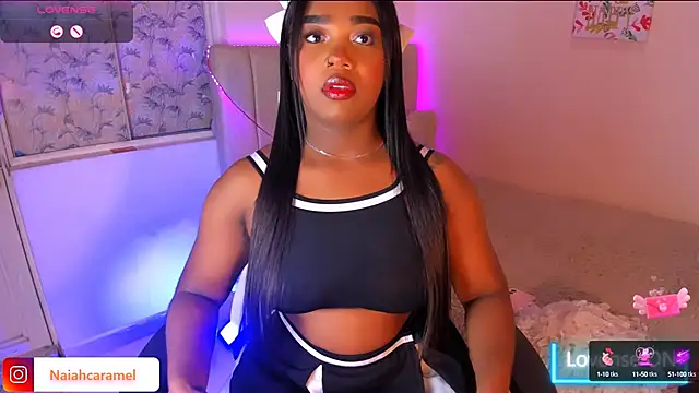 Snapshot of naiahcaramell chatting on March 17, 10:40 pm naiahcaramell online show from March 17, 10:40 pm