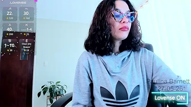 Snapshot of paulinabarnett- chatting on May 27, 3:19 pm paulinabarnett- online show from May 27, 3:19 pm