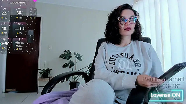 paulinabarnett- online show from March 26, 1:31 pm