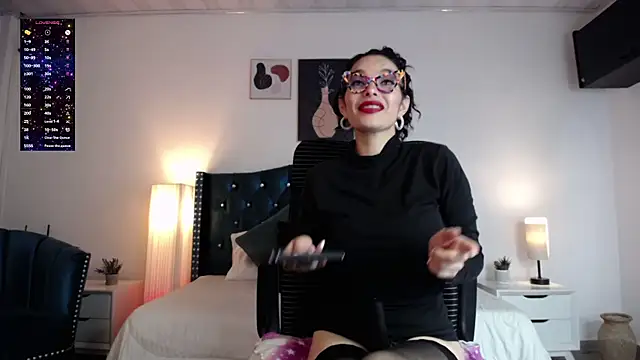 Snapshot of paulinabarnett- chatting on February 13, 12:32 pm paulinabarnett- online show from February 13, 12:32 pm