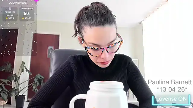 paulinabarnett- online show from April 13, 3:05 pm