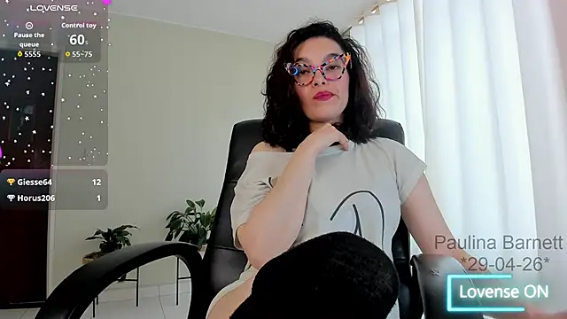 Snapshot of paulinabarnett- chatting on April 29, 5:30 pm paulinabarnett- online show from April 29, 5:30 pm