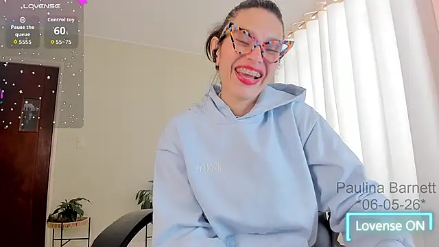 Snapshot of paulinabarnett- chatting on May 6, 2:10 pm paulinabarnett- online show from May 6, 2:10 pm